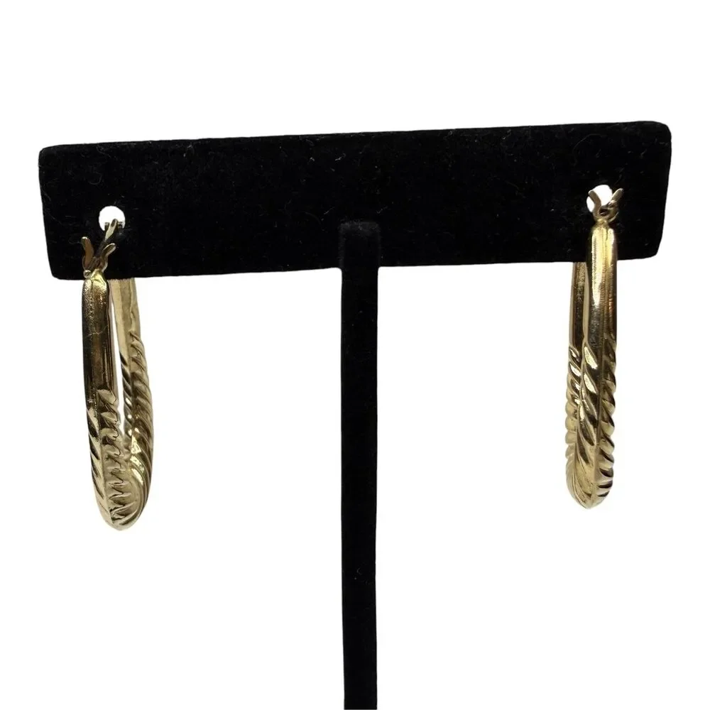 Textured Gold Tone Oval Hoop Earrings Fashion Jewelry Hinged Closure 1.5